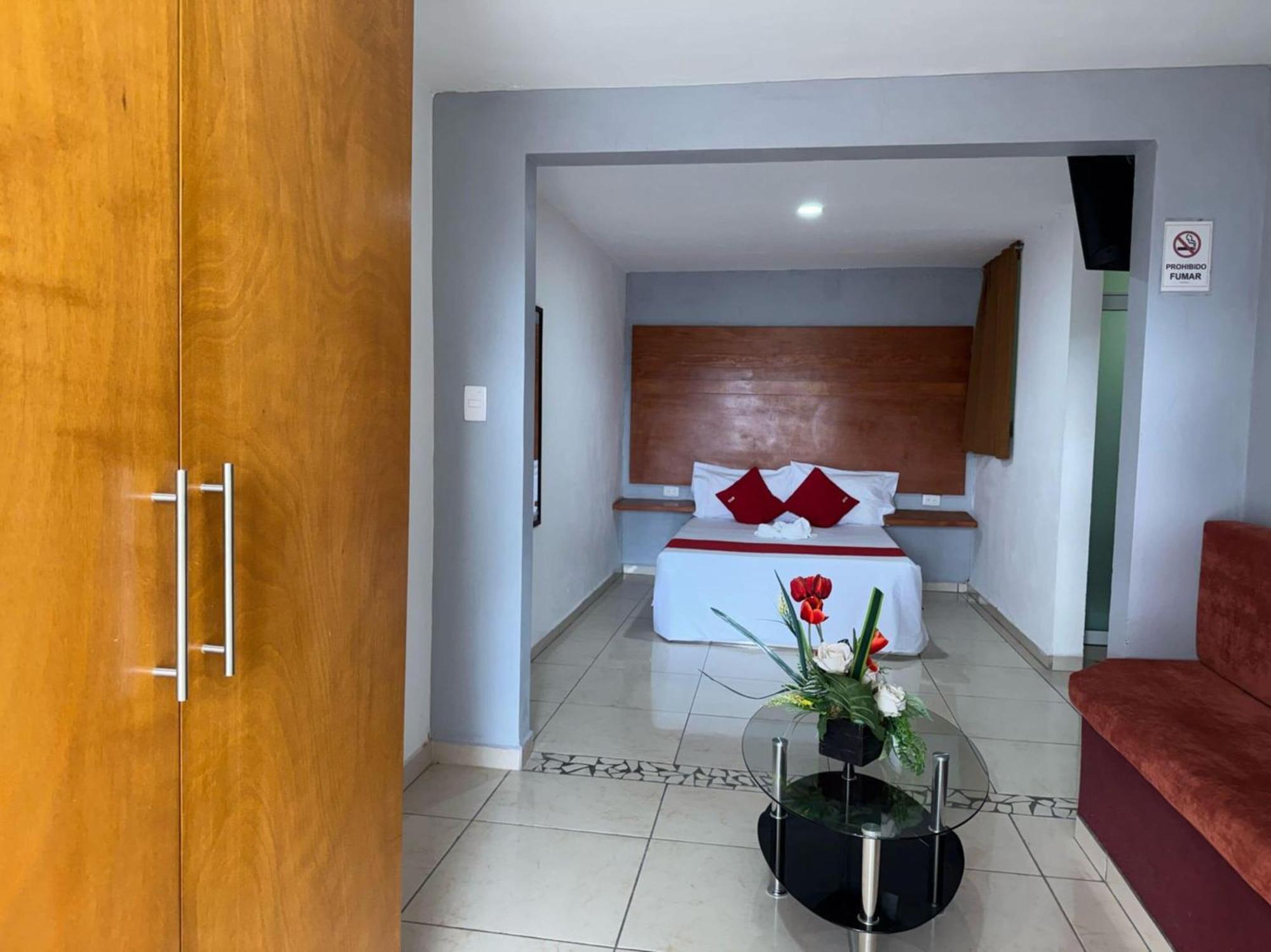 Oyo Hotel Familiar Tollan Cholula Exterior foto